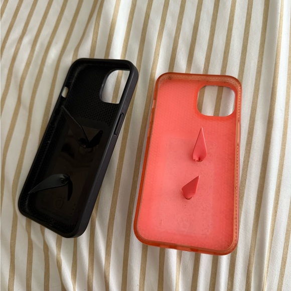 Loopy Cases (2) IPhone 13 - Picture 2 of 4